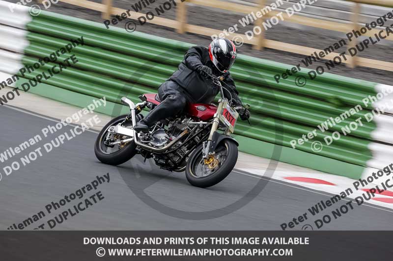 Vintage motorcycle club;eventdigitalimages;mallory park;mallory park trackday photographs;no limits trackdays;peter wileman photography;trackday digital images;trackday photos;vmcc festival 1000 bikes photographs